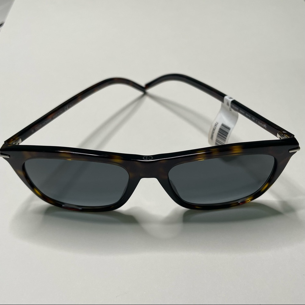 DIOR Homme Tortoiseshell Rectangular Sunglasses - Picture 2 of 8